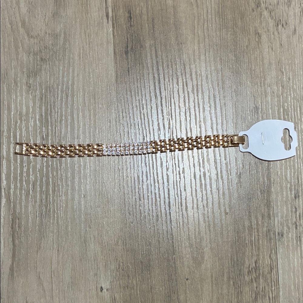 Elegant laminated Gold Bracelet with Crystal Accents